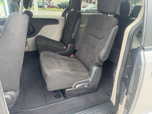 Used 2016 Dodge Grand Caravan SE w/ Quick Order Package 29E SE FWD image 14