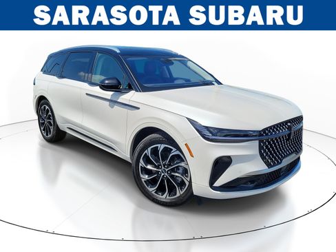 Used 2025 Lincoln Nautilus Reserve AWD/4WD image 1