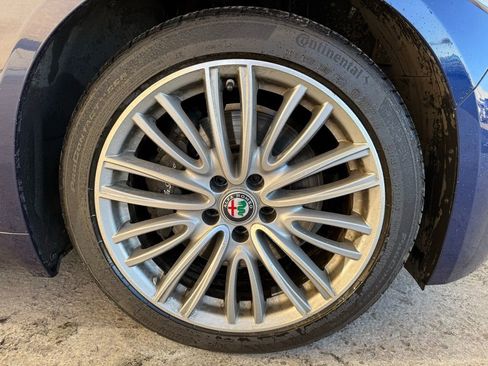 Used 2018 Alfa Romeo Giulia Ti w/ Quick Order Package 22X Lusso image 11