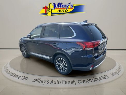 Used 2018 Mitsubishi Outlander SE FWD image 3