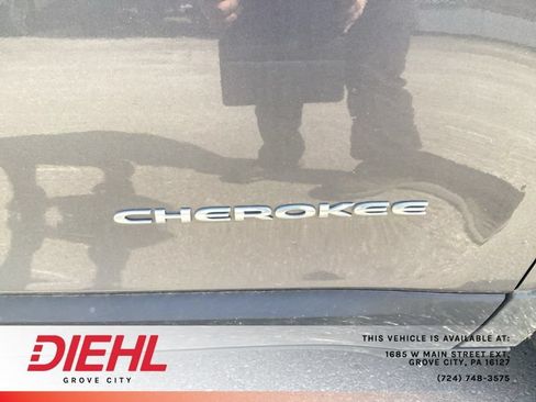 Used 2021 Jeep Cherokee Latitude Lux w/ Trailer Tow Group AWD/4WD image 10