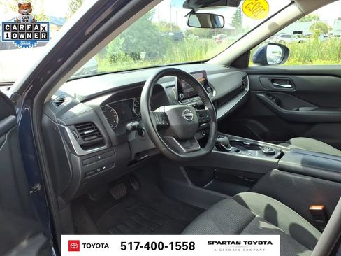 Used 2025 Nissan Rogue SV AWD/4WD image 14