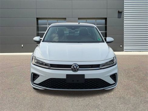 New 2026 Volkswagen Jetta SE image 2