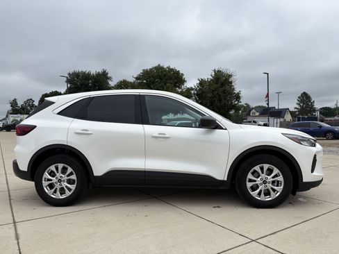 Used 2023 Ford Escape Active w/ Tech Pack #1 FWD image 3