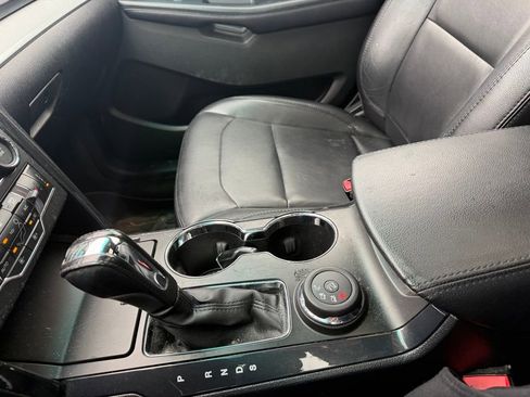 Used 2016 Ford Explorer XLT AWD/4WD image 21