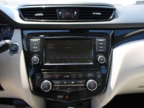 Used 2020 Nissan Rogue Sport SV FWD image 22