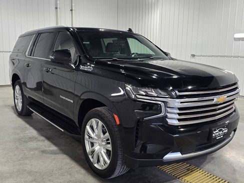 Used 2021 Chevrolet Suburban High Country AWD/4WD image 4
