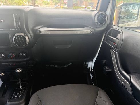 Used 2016 Jeep Wrangler Unlimited Sport w/ Connectivity Group AWD/4WD image 22