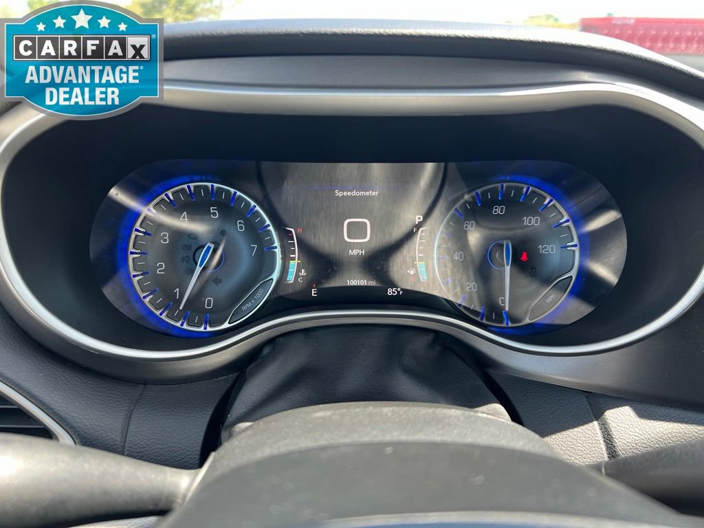 Used 2022 Chrysler Pacifica Touring-L FWD image 12