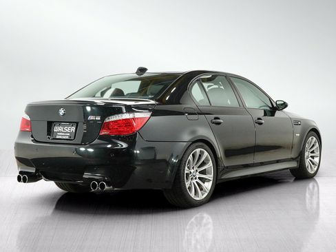 Used 2008 BMW M5 RWD image 5