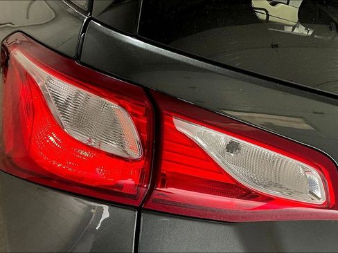 Used 2019 Chevrolet Equinox LT image 23