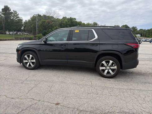 Used 2022 Chevrolet Traverse LT w/ LT Premium Package AWD/4WD image 9