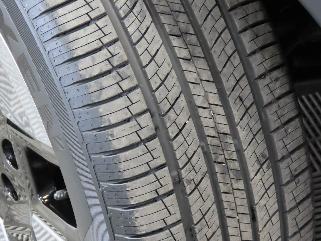 Used 2025 Hyundai Santa Fe SEL FWD image 8