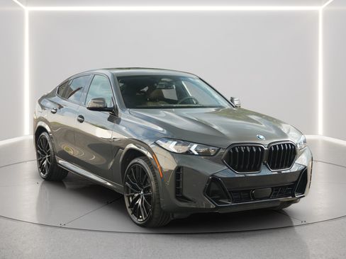Used 2026 BMW X6 xDrive40i w/ Executive Package AWD/4WD image 11