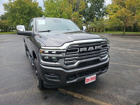 Used 2025 RAM 2500 Laramie AWD/4WD image 8