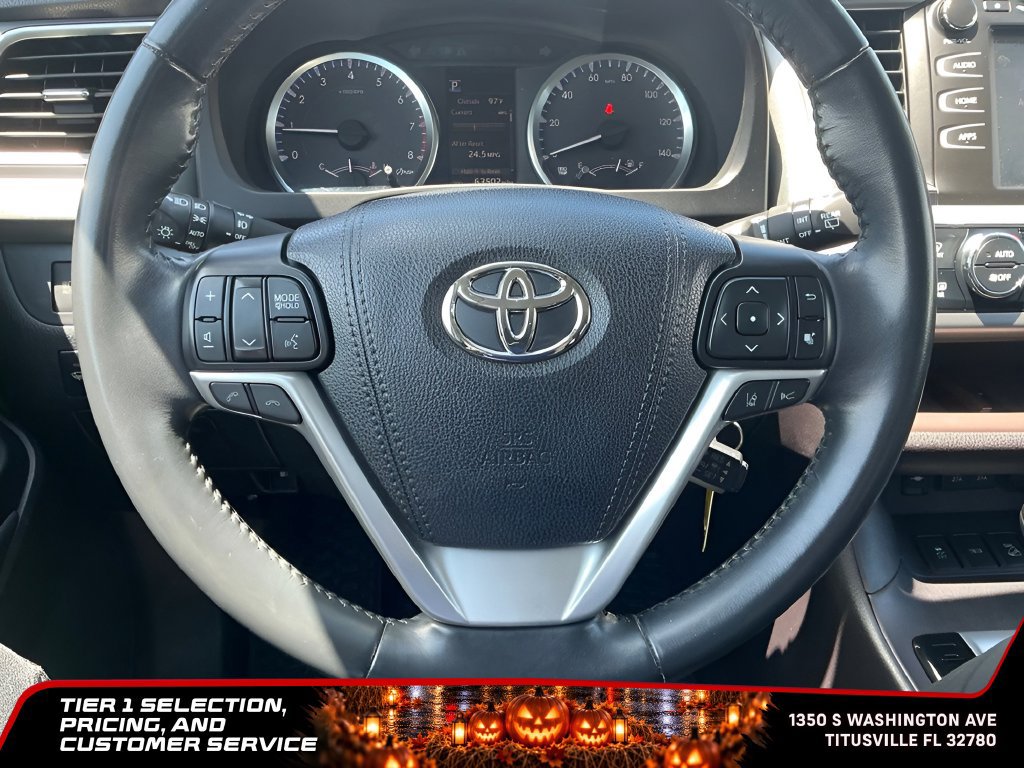 Used 2018 Toyota Highlander Plus w/ Carpet Mat Package (TMS) AWD/4WD image 33