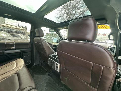 Used 2015 Ford F150 Platinum w/ Equipment Group 701A Luxury image 34