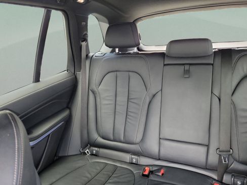 Used 2019 BMW X5 xDrive40i w/ Premium Package 2 AWD/4WD image 8