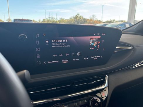 Used 2025 Buick Envista Sport Touring image 21