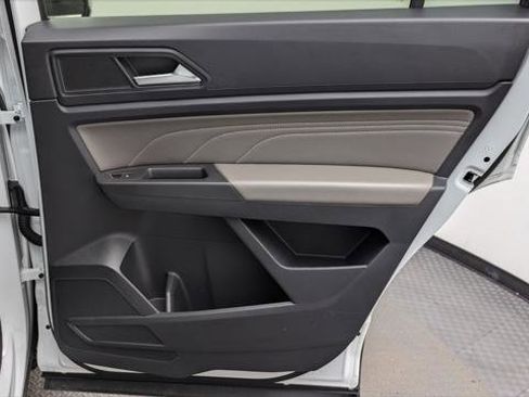 Used 2023 Volkswagen Atlas Cross Sport SE image 21