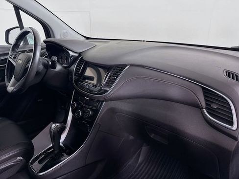 Used 2019 Chevrolet Trax Premier AWD/4WD image 31