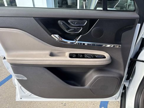 Used 2024 Lincoln Corsair FWD image 18