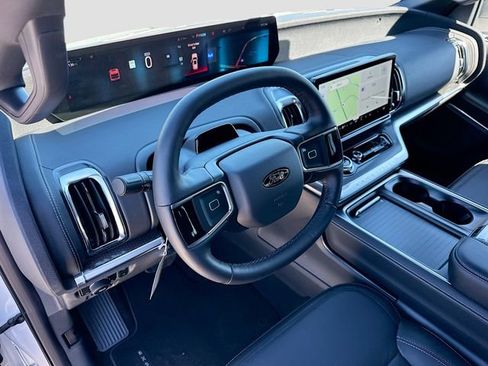 New 2026 Ford Expedition Platinum w/ Stealth Appearance Package AWD/4WD image 6