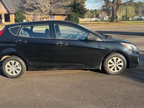 Used 2016 Hyundai Accent SE image 9