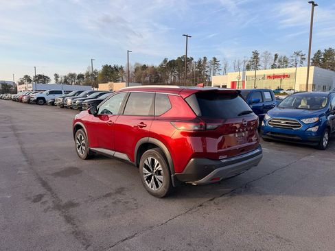 Used 2023 Nissan Rogue SV w/ SV Premium B Package image 5