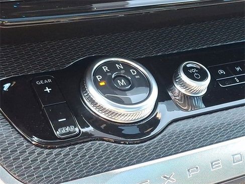 New 2025 Ford Expedition Max Platinum w/ Stealth Performance Package image 11