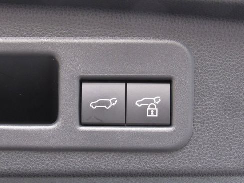 Certified 2025 Toyota 4Runner TRD Off-Road Premium image 23