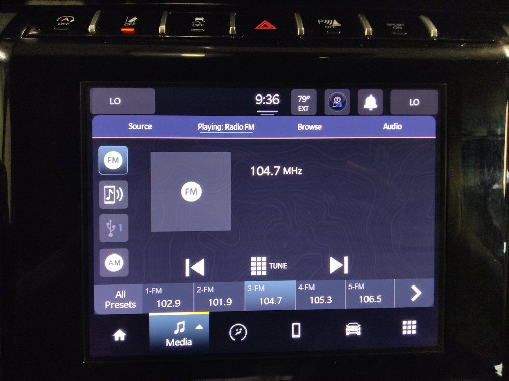 Used 2023 Jeep Grand Cherokee Laredo X AWD/4WD image 25