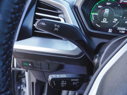 Used 2024 Audi Q4 e-tron Premium w/ Convenience Package image 20