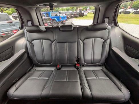 Used 2022 Jeep Wagoneer Series III AWD/4WD image 16