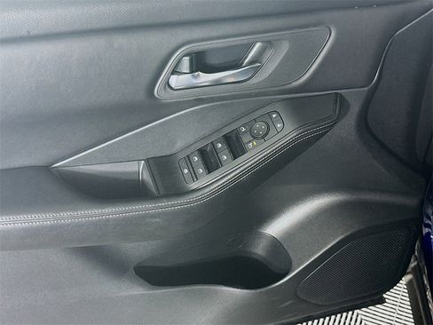 Used 2024 Nissan Rogue SV image 24