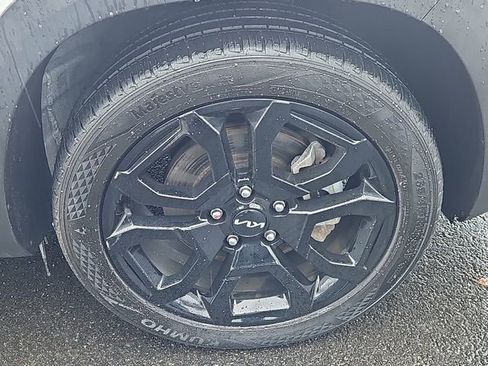 Certified 2024 Kia Seltos X-Line image 10