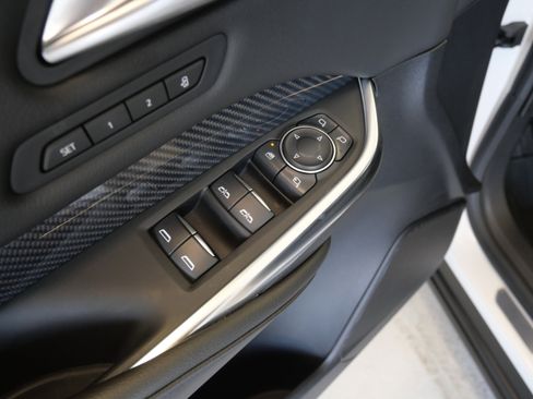 Used 2024 Cadillac XT4 Sport w/ Technology Package image 17