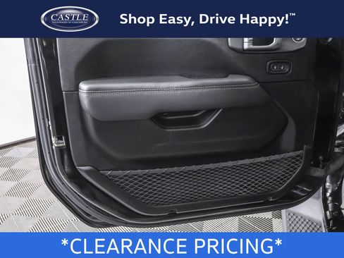 Used 2020 Jeep Wrangler Unlimited Sahara image 24