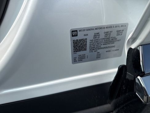 New 2025 Chevrolet Equinox EV RS image 39