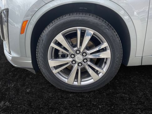 Certified 2025 Cadillac XT6 Premium Luxury image 15