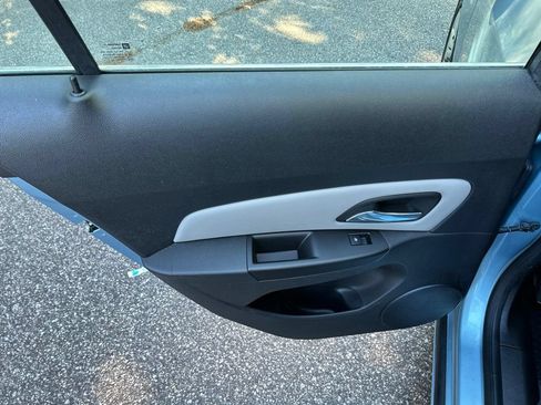 Used 2012 Chevrolet Cruze LS FWD image 21