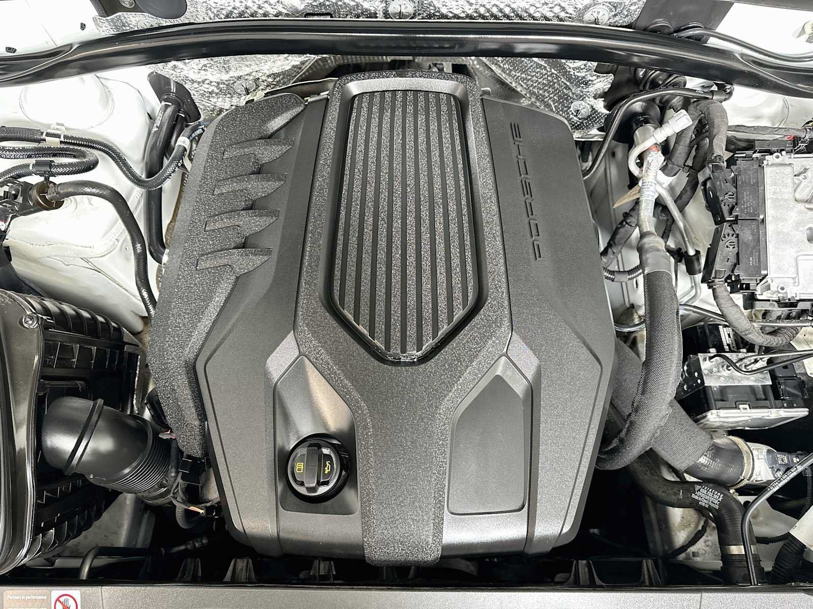 Certified 2026 Porsche Macan AWD/4WD image 31