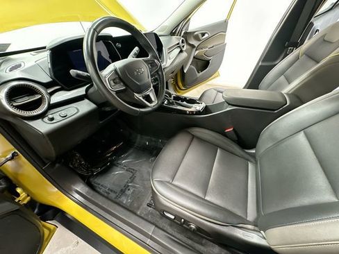 Used 2024 Chevrolet Trax ACTIV FWD image 16