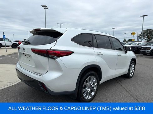Used 2022 Toyota Highlander Limited AWD/4WD image 4