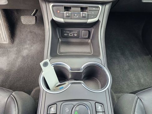 Used 2024 GMC Terrain SLT FWD image 25