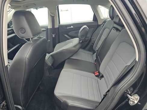 Used 2025 Volkswagen Jetta SE FWD image 14