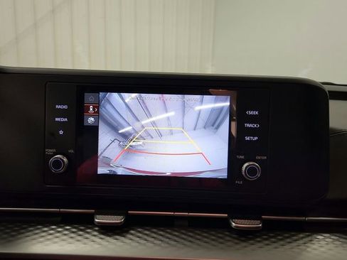 Used 2023 Kia Carnival LX FWD image 22