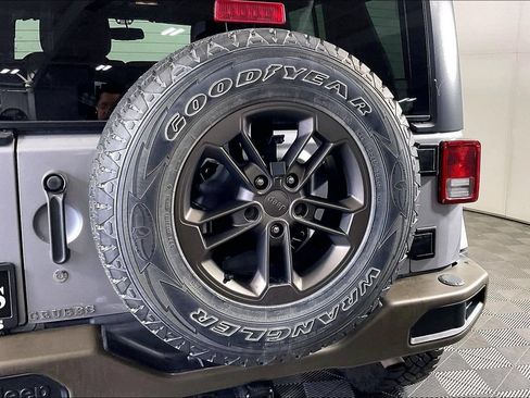 Used 2016 Jeep Wrangler Unlimited Sahara AWD/4WD image 39