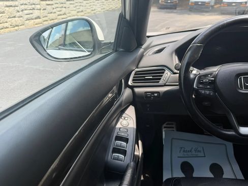 Used 2018 Honda Accord Sport image 18