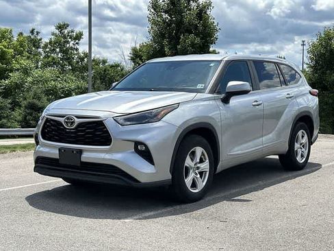 Used 2023 Toyota Highlander LE w/ Protection Package #3 (TMS) FWD image 1